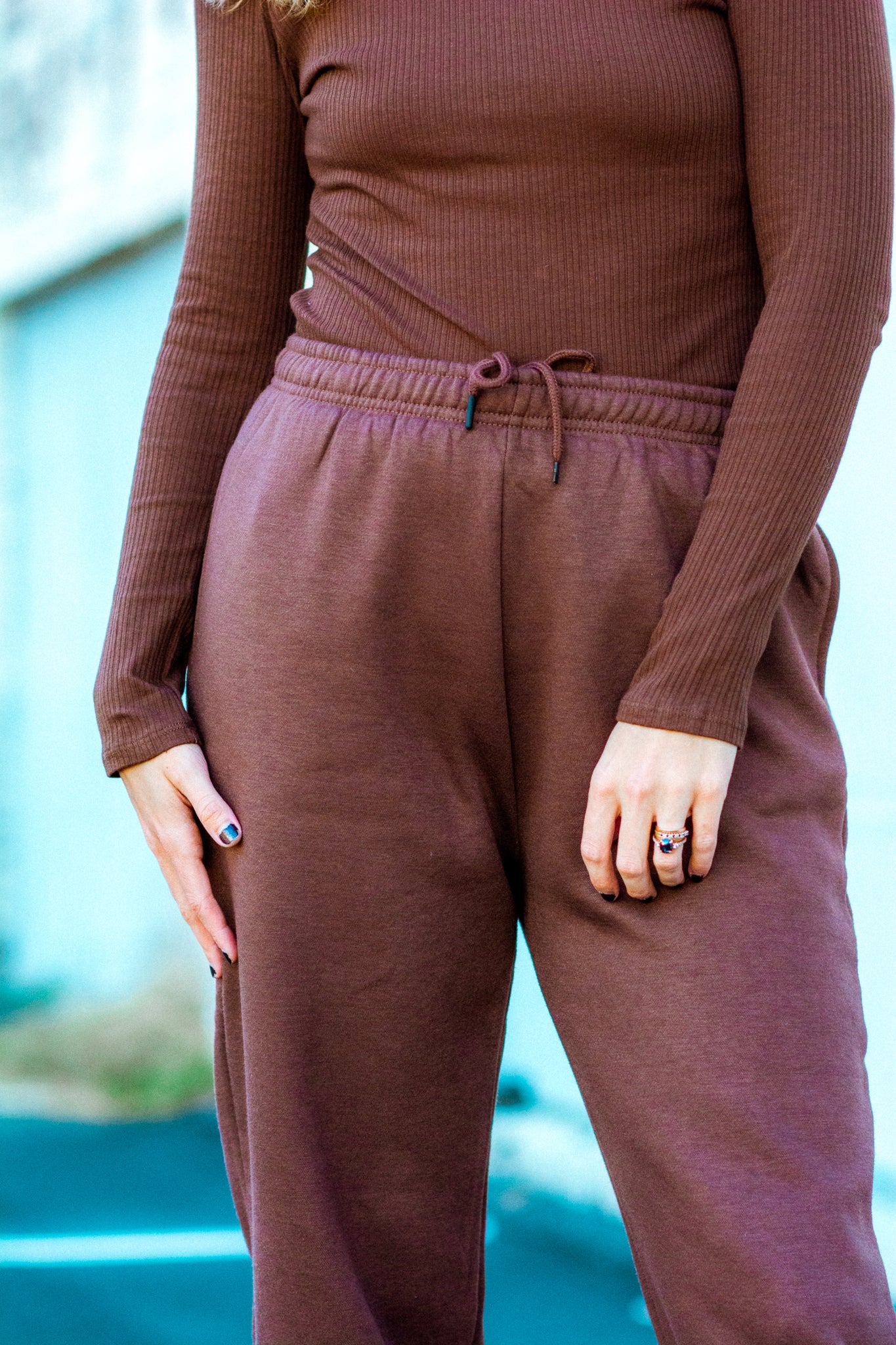 ESSENTIALS SWEATPANTS IN BROWN KITS BRAND  affordable Womens and Mens trendy online streetwear fashion boutique 
